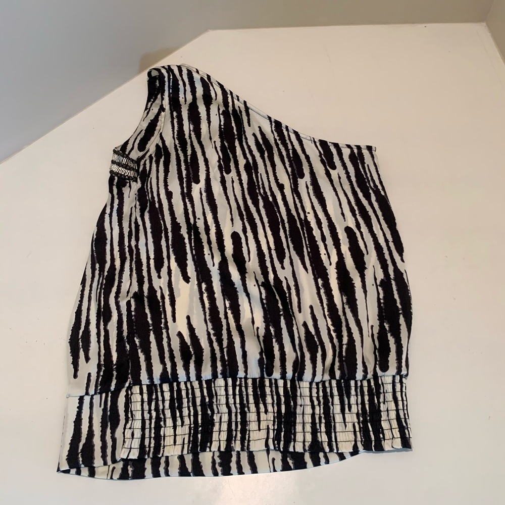 One Shoulder Tank - Picture 5 of 5